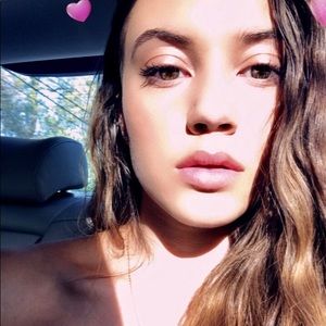 Meet your Posher, Maja